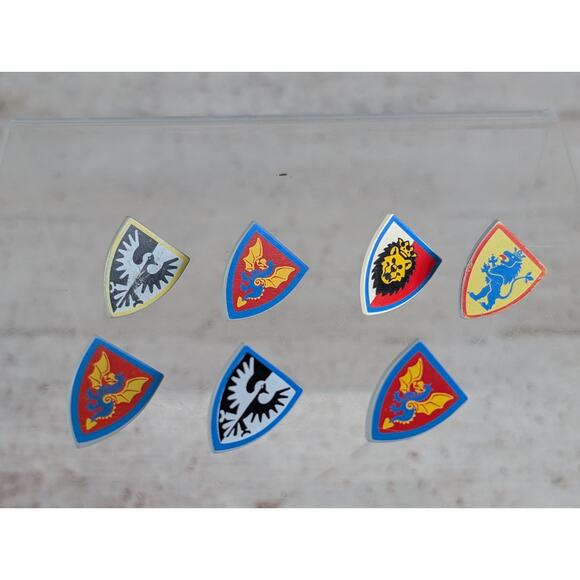 Vtg Lot LEGO 6 Minifigure Shield Triangular Short Castle Knight Bird Lion Dragon - Picture 1 of 6